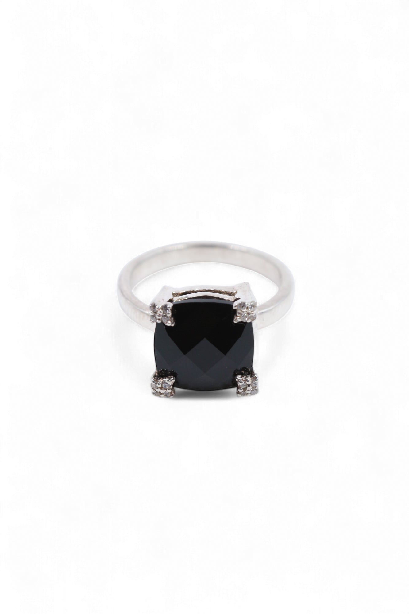 Black Onyx 4 Diamonds in Corner ring